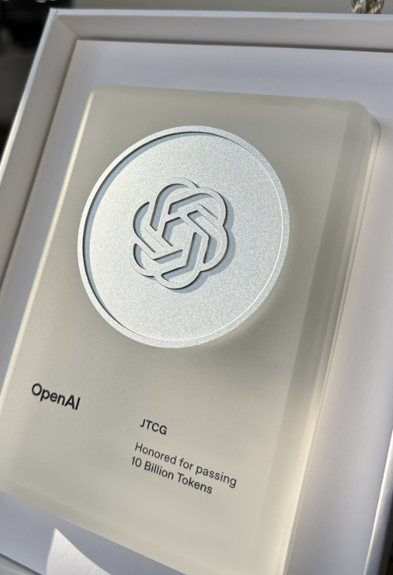 獎牌樣式參考:JTCG 的 OpenAI 10 Billion Tokens 獎牌